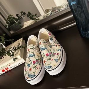 Vans Parks Project × Butterfly Floral Marshmallow
Classic Slip On Shoe Women's 7